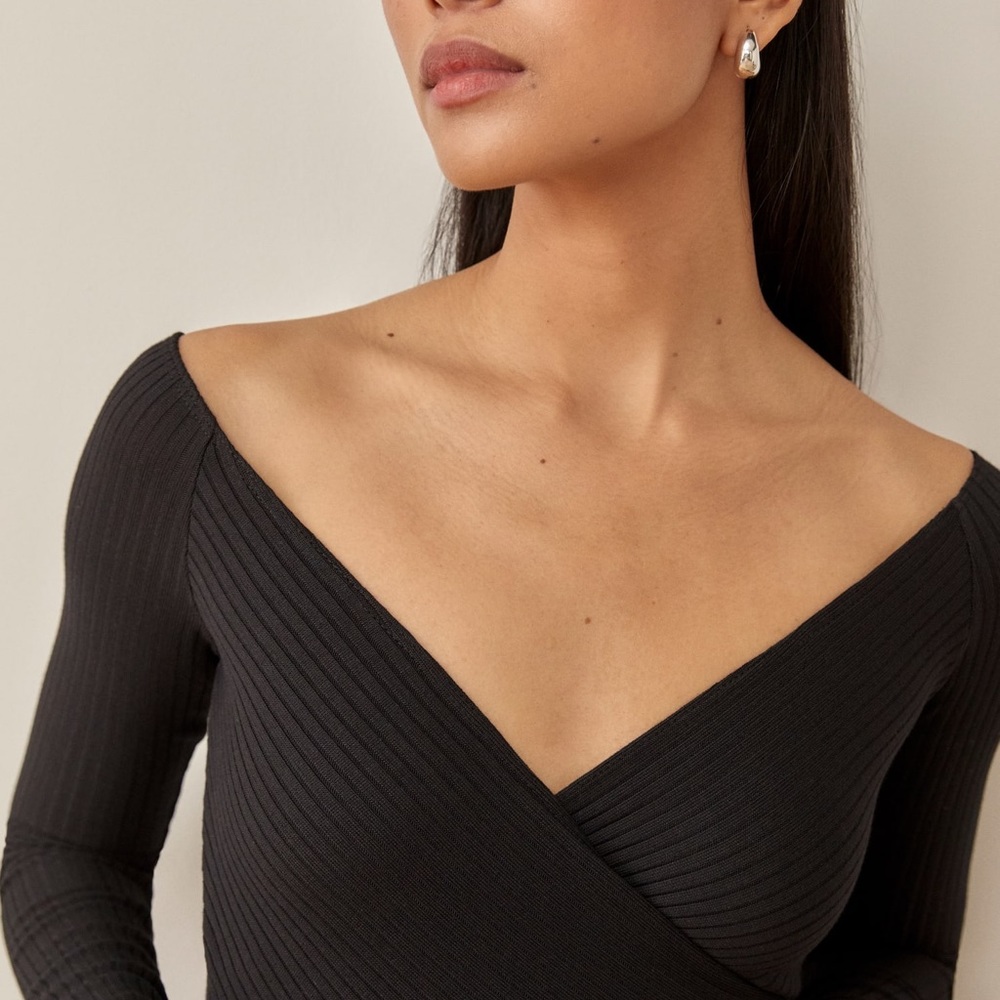 Black size small Minnie Reformation Top